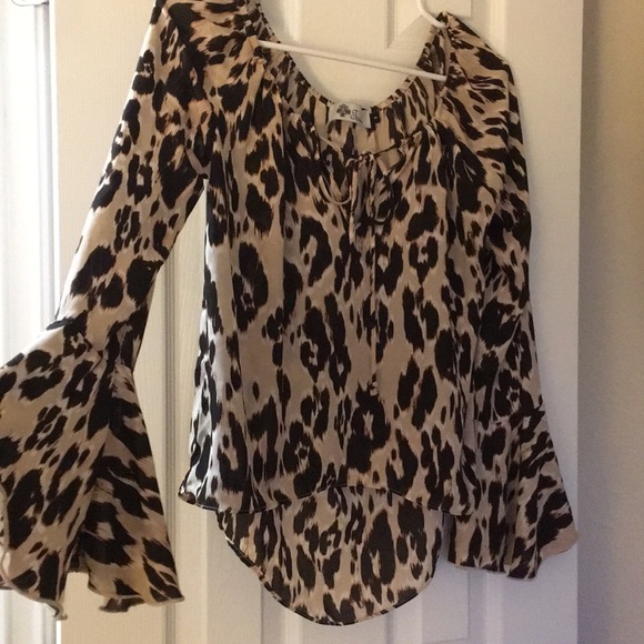 Leopard Off the Shoulder Top - Picture 2 of 2